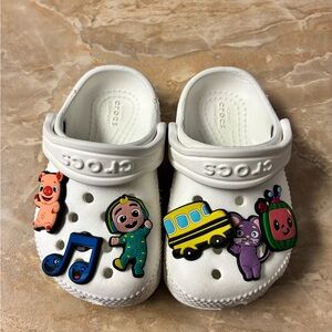 Toddler size 5 CROCS Clogs White Sandals with Cocomelon Charms